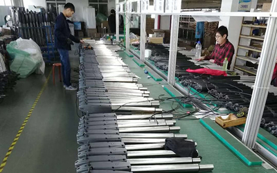 Shenzhen songrui electric door &amp; window systems Co., Ltd خط إنتاج المصنع